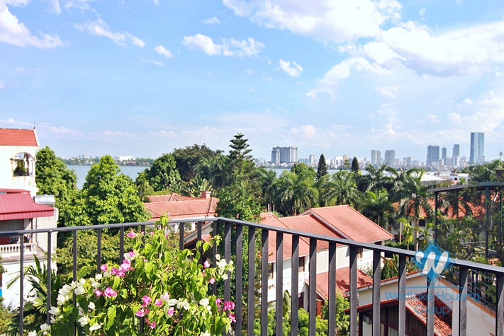 A gorgeous and brand new 2 bedroom apartment for rent in Xuan dieu, Tay ho